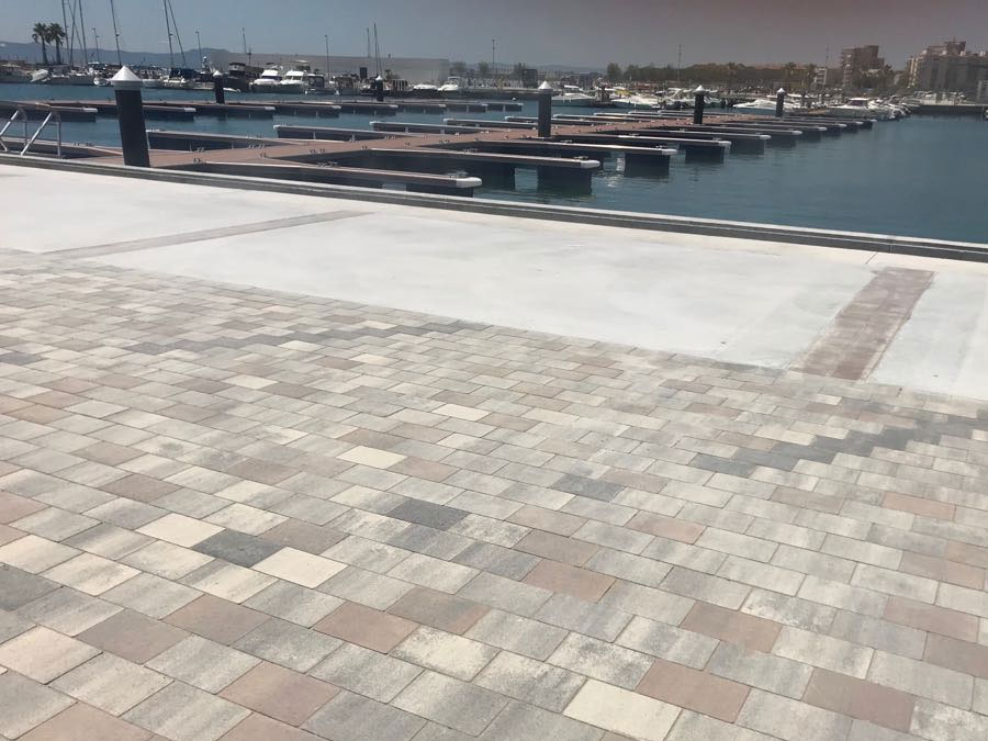 PAVEMENTS FOR THE NAUTICAL CLUB OF ESTARTIT